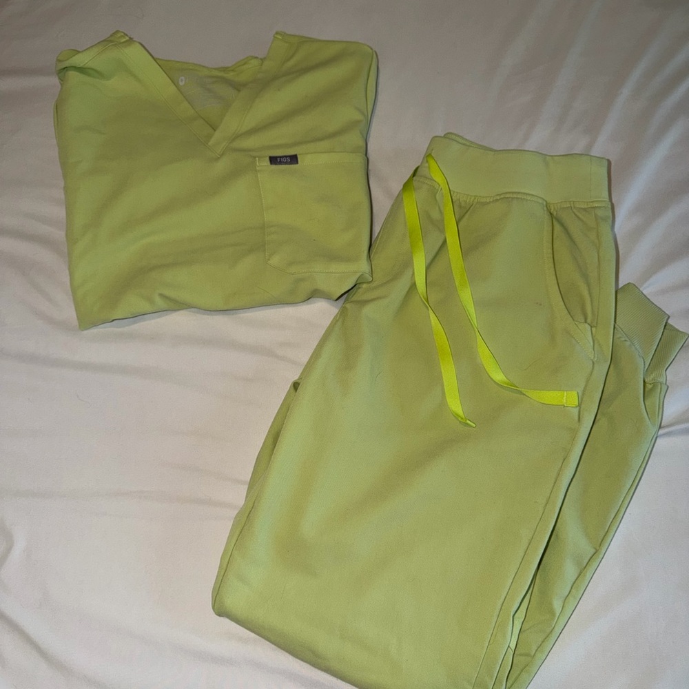 Figs Women's Lime Green Scrub Top & Jogger Set
